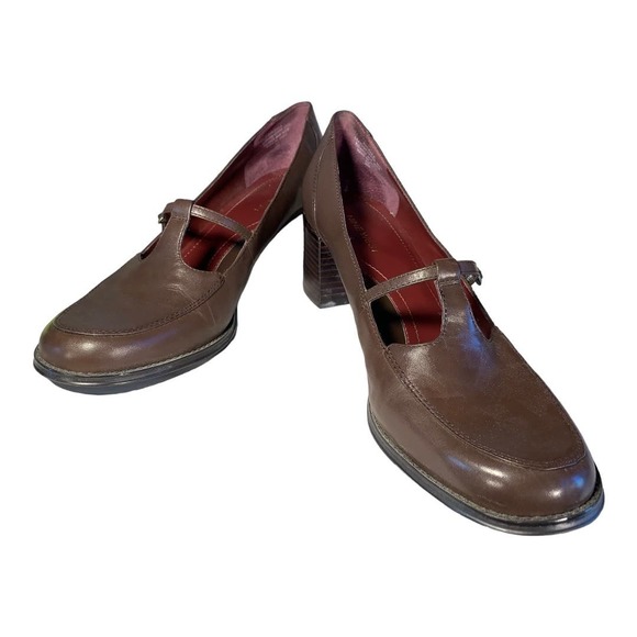 Nine West Brown Flats - Picture 1 of 7
